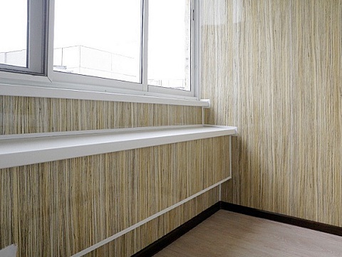 Обшивка балкона пластиковыми панелямив Москве и МО